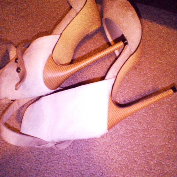 Heels - Picture 2 of 4